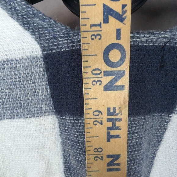 Banana Republic shawl one size fits most in blue/light blue/white - Picture 7 of 8